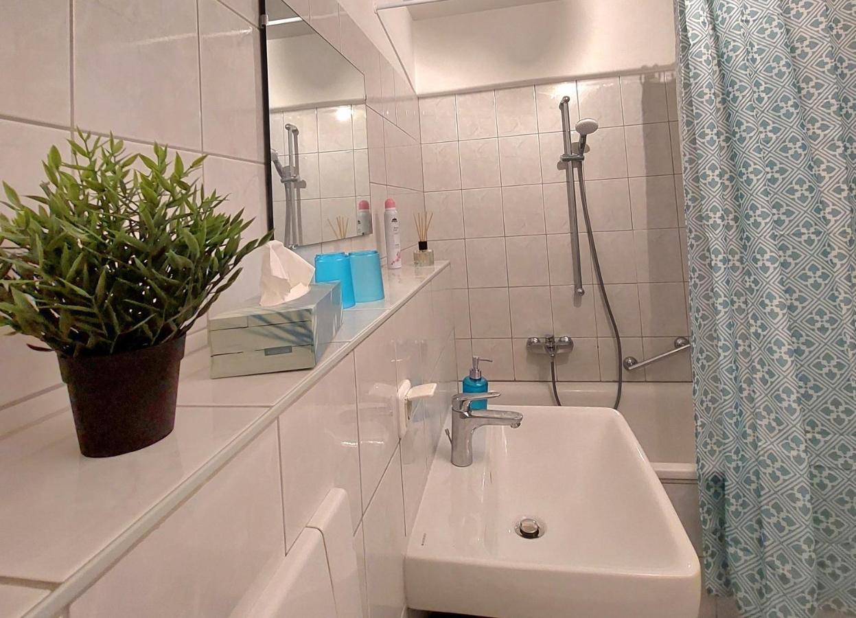 Moderne Wohnung Mit Vollausstattung In Ruhiger Lage, W-Lan Grossrohrsdorf Dış mekan fotoğraf